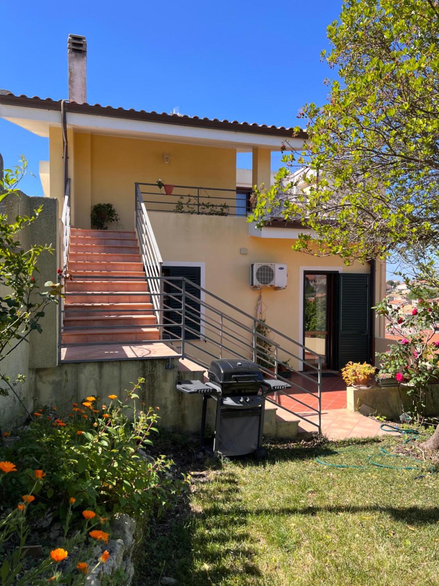 Apartment Panoramica Con Giardino